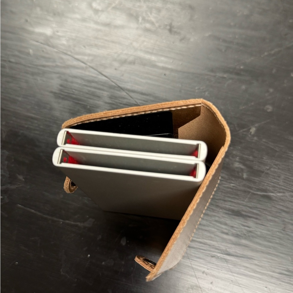 Secrid Gold Card Holder - Picture 2 of 2